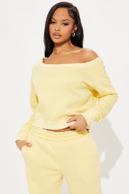 Conjunto de Pantalón y Top Fleece con Cuello Alto - Image 14