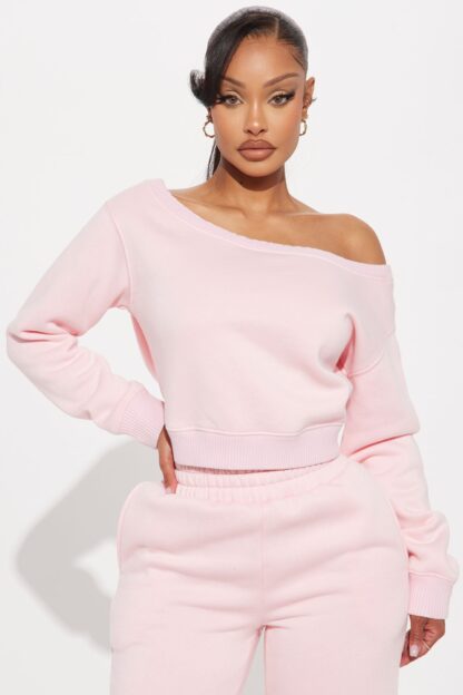 Conjunto de Pantalón y Top Fleece con Cuello Alto - Image 8