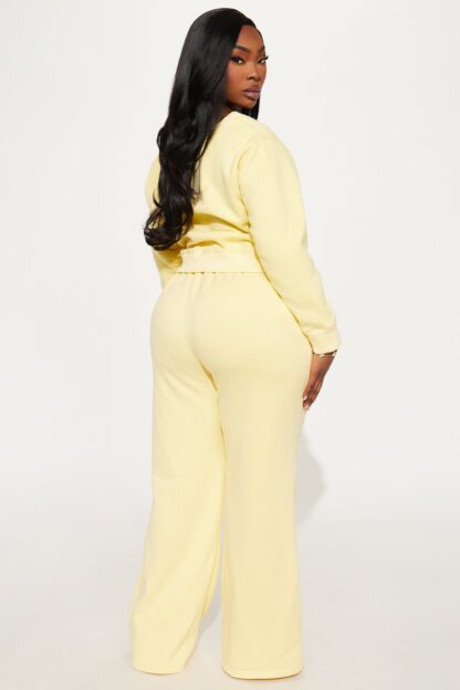 Conjunto de Pantalón y Top Fleece con Cuello Alto - Image 18