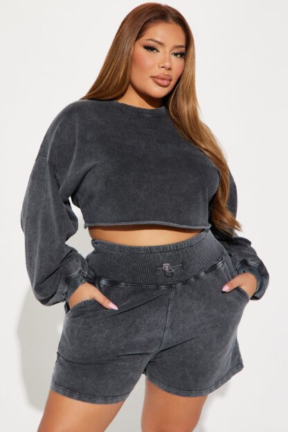 Conjunto de Short y Sudadera Crop - Gris Carbón - Image 5