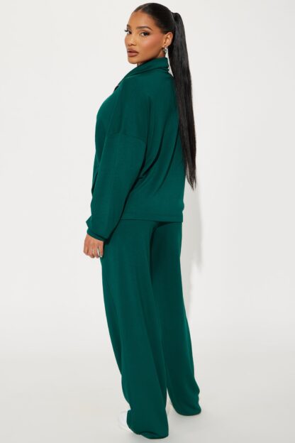 Conjunto de Pantalón y Chaqueta Suave con Cierre Frontal - Image 17