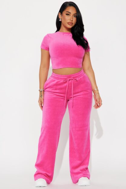 Conjunto de Terciopelo con Crop Top y Pantalón Ancho - Image 8