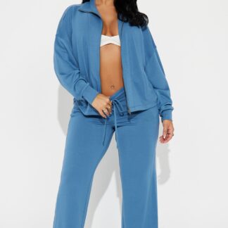 Conjunto de Pantalón y Chaqueta Suave con Cierre Frontal
