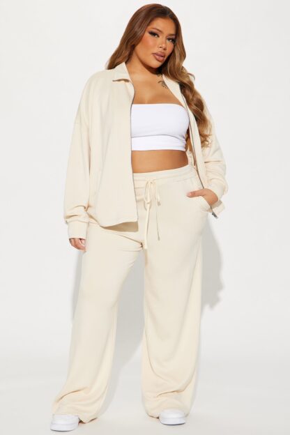 Conjunto de Pantalón y Chaqueta Suave con Cierre Frontal - Image 11