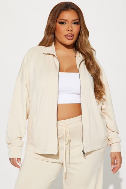 Conjunto de Pantalón y Chaqueta Suave con Cierre Frontal - Image 12