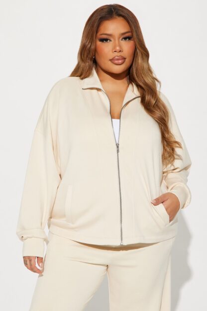 Conjunto de Pantalón y Chaqueta Suave con Cierre Frontal - Image 13