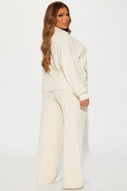 Conjunto de Pantalón y Chaqueta Suave con Cierre Frontal - Image 14