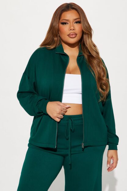 Conjunto de Pantalón y Chaqueta Suave con Cierre Frontal - Image 19