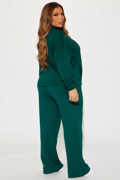 Conjunto de Pantalón y Chaqueta Suave con Cierre Frontal - Image 21