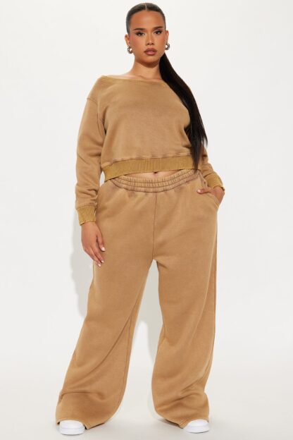 Conjunto de Pantalón y Top Fleece con Cuello Alto - Image 4