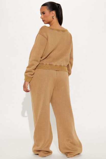 Conjunto de Pantalón y Top Fleece con Cuello Alto - Image 6