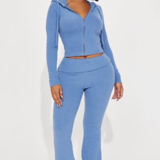Conjunto de Pantalón y Chaqueta con Capucha en Azul