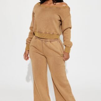 Conjunto de Pantalón y Top Fleece con Cuello Alto