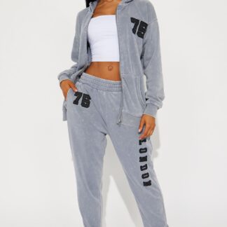 Conjunto de Pantalón y Hoodie en Fleece Lavado VIP Player